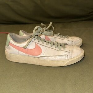 Nike Cream and Coral Casual Sneakers